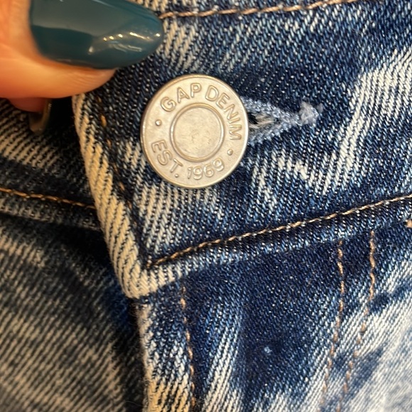 GAP women’s girlfriend distressed roll ankle denim jeans stretch / size 31 / 12 - Picture 8 of 13